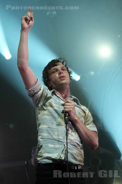 FRIENDLY FIRES - 2009-06-27 - PARIS - Hippodrome de Longchamp - 